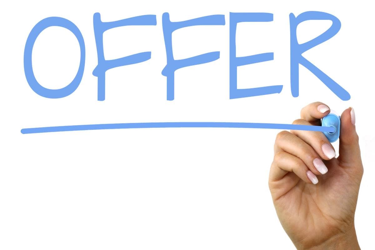 Cấu trúc offer trong tiếng Anh